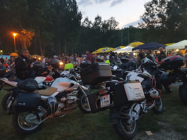 Stigli kraj Morave na moto skup Iron Bridge, Ćuprija