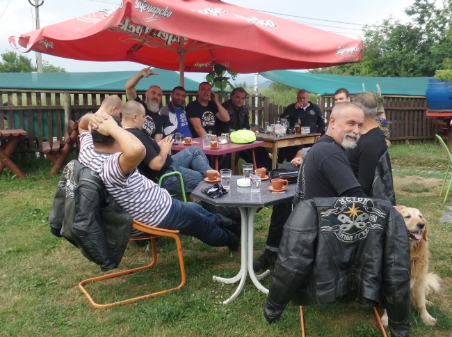 Knić, Ko to tamo peva