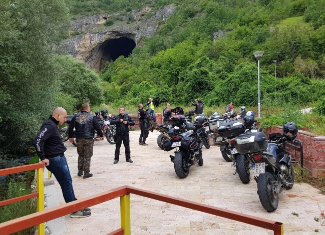 Pećina Pešna, nedaleko od Mak. Broda