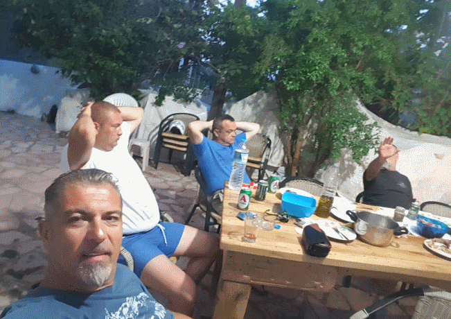 Varenje hrane u poznatoj pozi